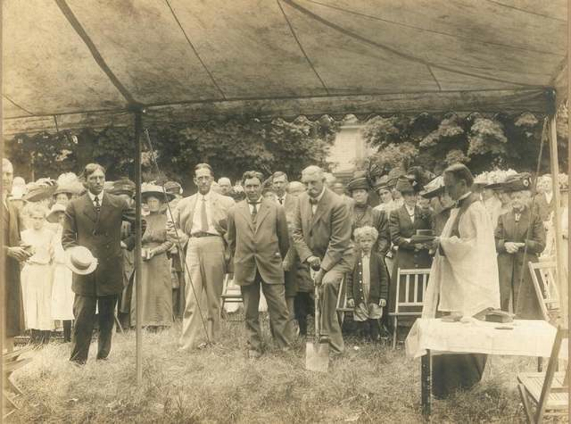 Illustration for article titled Mysterious Package Found in Century-Old Time Capsule